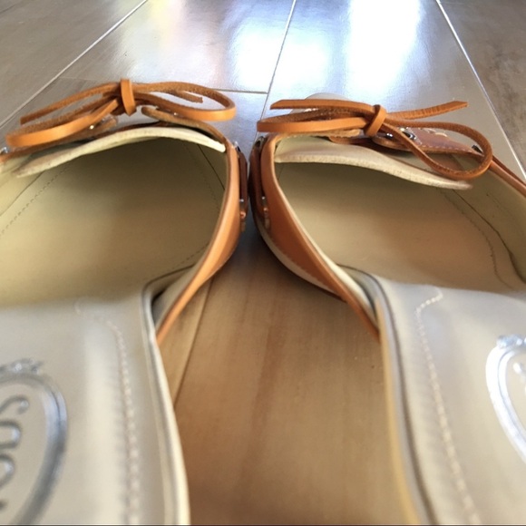 Tod’s Vintage Slip-on White & Tan Loafers - Picture 6 of 6